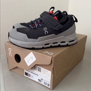On Running Kids Sneakers - Black and Gray